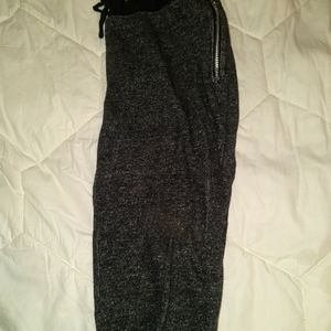 I'm selling a pair of Joy Short Capri pants w/ pocket zippers. Size small-Unisex